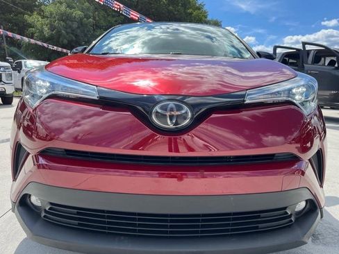Used 2019 Toyota C-HR Limited FWD image 2