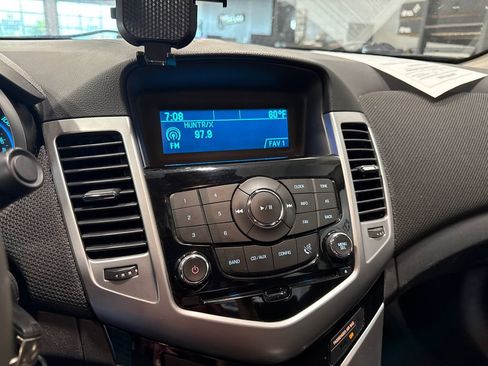 Used 2013 Chevrolet Cruze LT FWD image 18