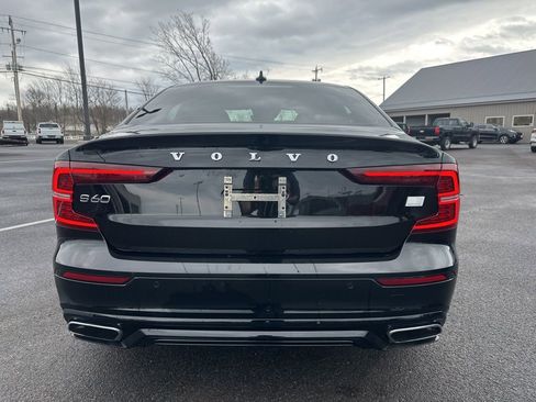 Used 2021 Volvo S60 T8 R-Design image 4