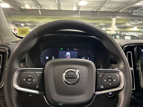 Used 2026 Volvo XC40 B5 Ultra w/ Protection Package Premier AWD/4WD image 11
