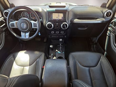 Used 2014 Jeep Wrangler Unlimited Rubicon AWD/4WD image 17