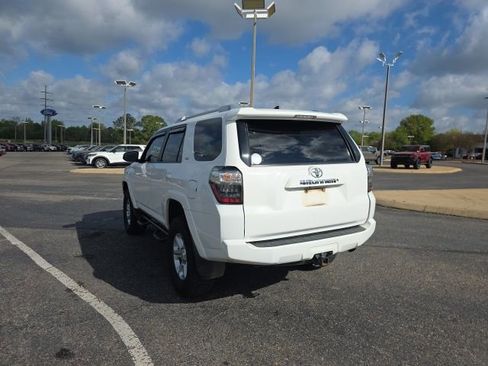 Used 2017 Toyota 4Runner SR5 image 5