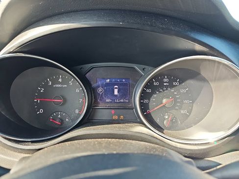 Used 2016 Kia Sedona LX w/ LX Essentials Premium Package FWD image 19