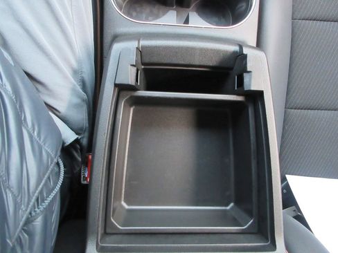 Used 2024 GMC Canyon AT4 w/ Technology Package image 31