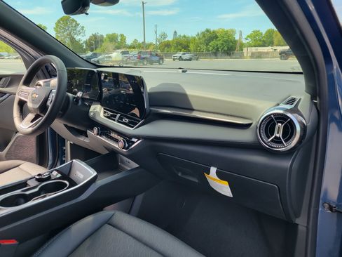 Used 2026 Chevrolet Equinox LT w/ Convenience Package II image 30