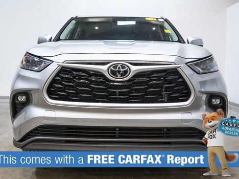 Used 2024 Toyota Highlander LE image 2