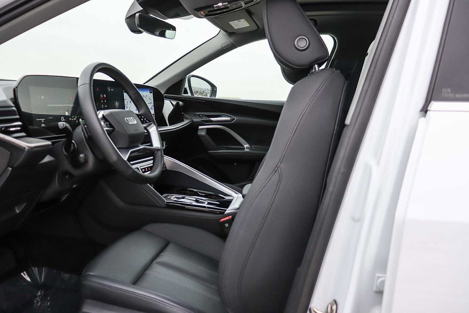Used 2025 Audi Q5 Premium w/ Convenience Package AWD/4WD image 22