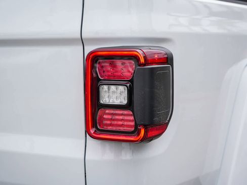 New 2026 Jeep Gladiator Mojave image 12