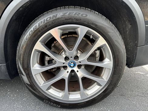 Used 2024 BMW X5 xDrive50e image 25