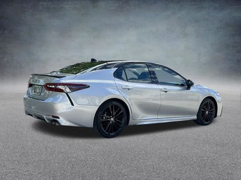 Used 2023 Toyota Camry XSE FWD image 5