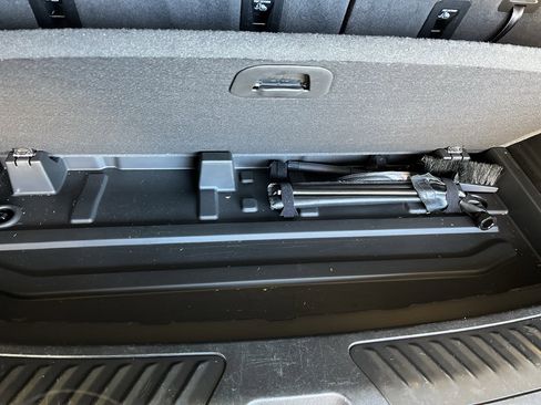 Used 2024 Chevrolet Tahoe LT image 9