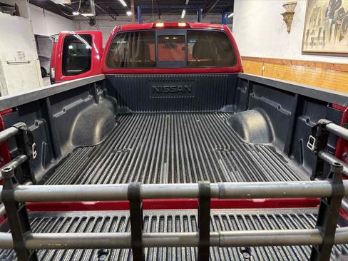 Used 2007 Nissan Frontier SE w/ Power Pkg AWD/4WD image 15