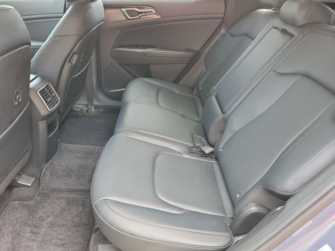 Used 2023 Kia Sportage EX FWD image 6