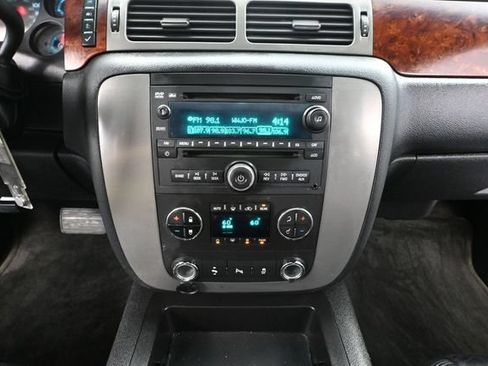 Used 2012 GMC Yukon XL SLT w/ SLT-2 Equipment Package AWD/4WD image 30