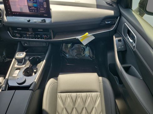 New 2026 Nissan Rogue Platinum w/ Tech Package image 17