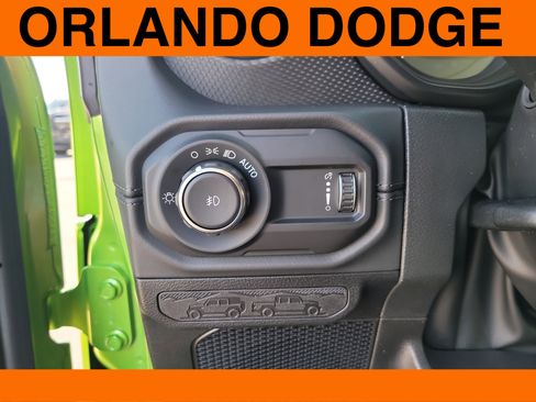 Used 2026 Jeep Wrangler Unlimited Rubicon w/ Technology Group AWD/4WD image 21