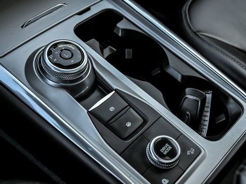 Used 2023 Ford Explorer XLT w/ Equipment Group 202A image 25