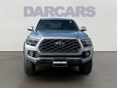 Used 2022 Toyota Tacoma TRD Off-Road w/ Technology Package image 2