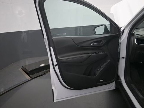 Used 2023 Chevrolet Equinox Premier AWD/4WD image 12