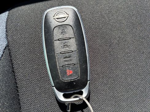 Used 2025 Nissan Versa SV image 21