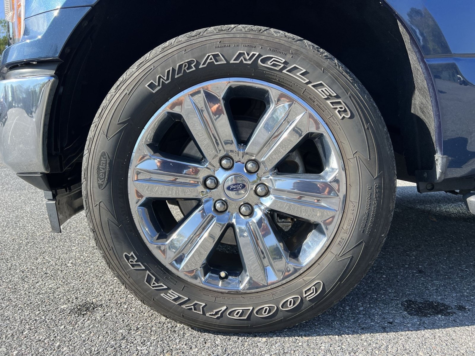 Used 2019 Ford F150 XLT w/ Equipment Group 302A Luxury AWD/4WD image 12