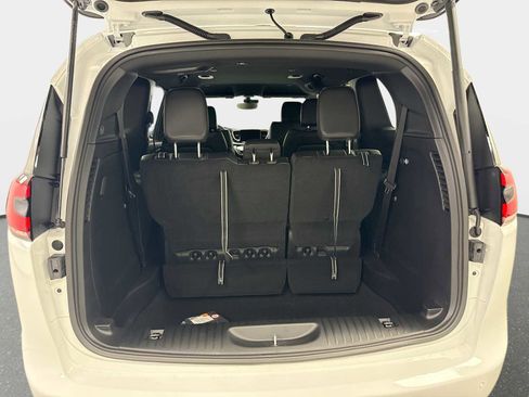 New 2026 Chrysler Pacifica Select FWD image 25