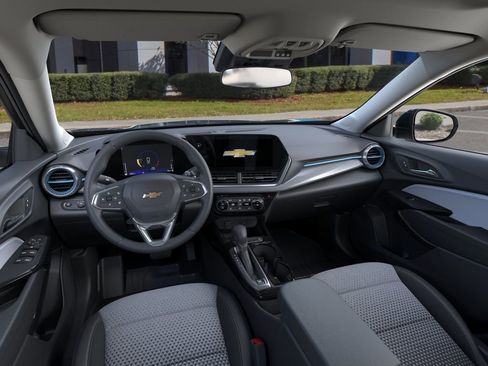 New 2026 Chevrolet Trax LT w/ Sunroof Package FWD image 15