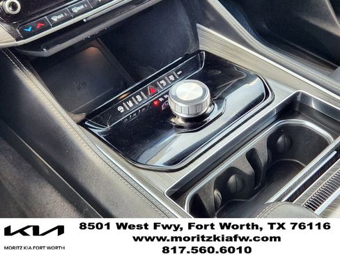 Used 2024 Jeep Wagoneer L Series II w/ Flexible Seating Group RWD image 19