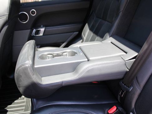 Used 2017 Land Rover Range Rover Sport SE AWD/4WD image 33