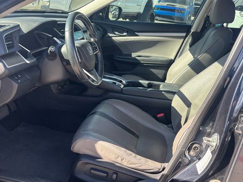 Used 2016 Honda Civic Touring image 5