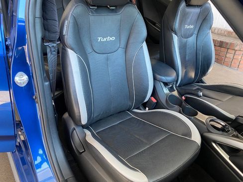 Used 2015 Hyundai Veloster Turbo FWD image 33