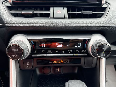 Certified 2025 Toyota RAV4 LE AWD/4WD image 16