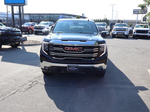 Used 2025 GMC Sierra 1500 SLT AWD/4WD image 3