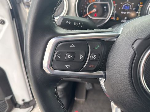 Certified 2022 Jeep Gladiator Overland w/ Safety Group image 23