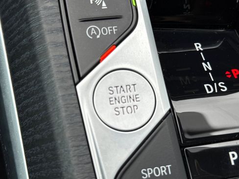 Used 2025 BMW 430i Coupe w/ Premium Package image 26