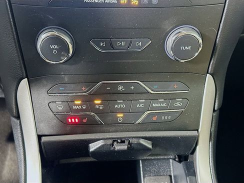 Used 2019 Ford Edge SEL w/ Equipment Group 201A image 15