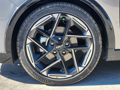 New 2025 Kia K4 GT-Line image 7