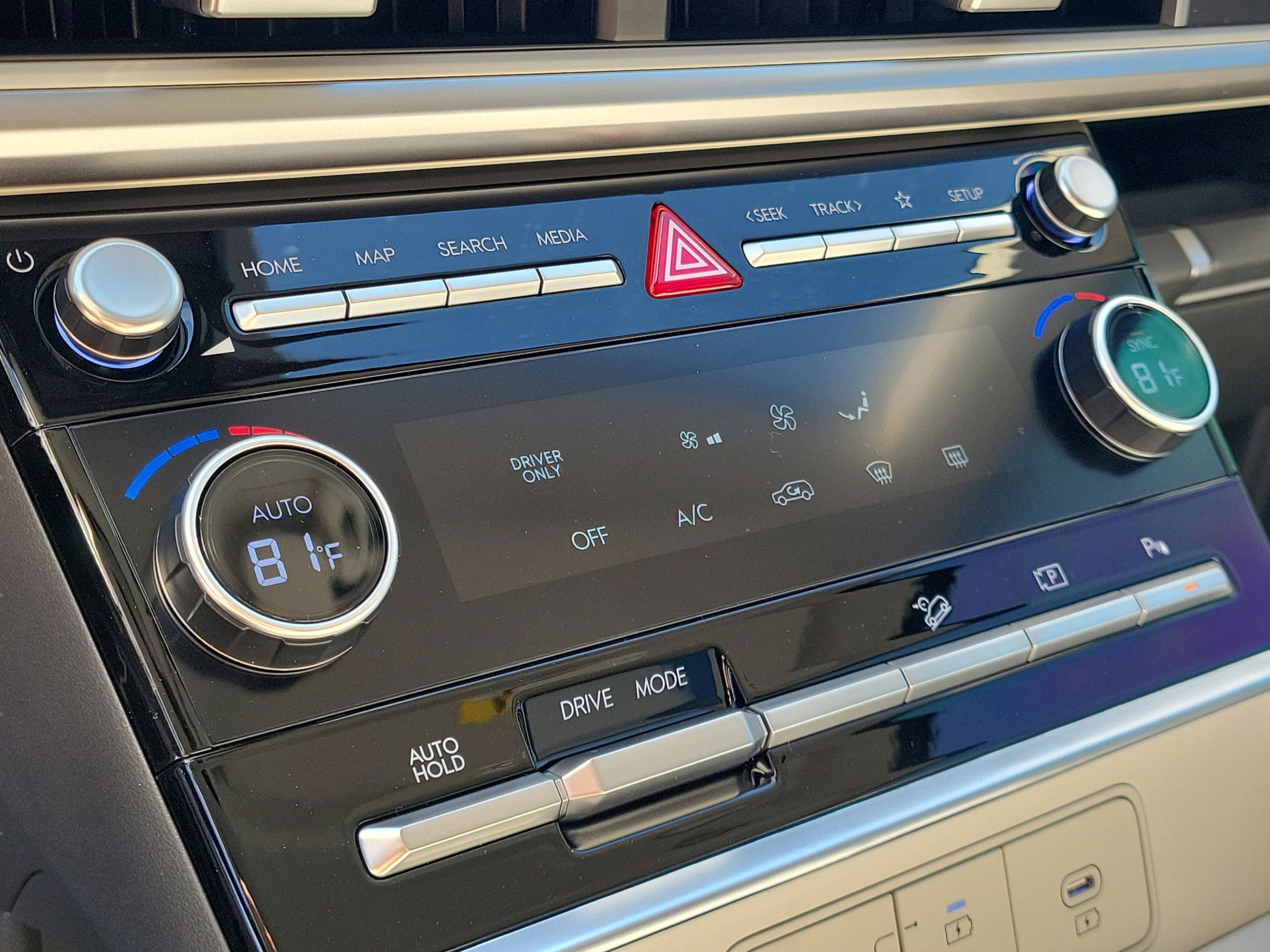 New 2026 Hyundai Santa Fe SE FWD image 23