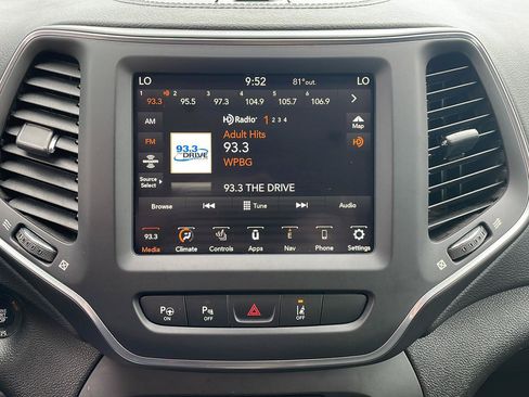 Used 2023 Jeep Cherokee Altitude Lux AWD/4WD image 23