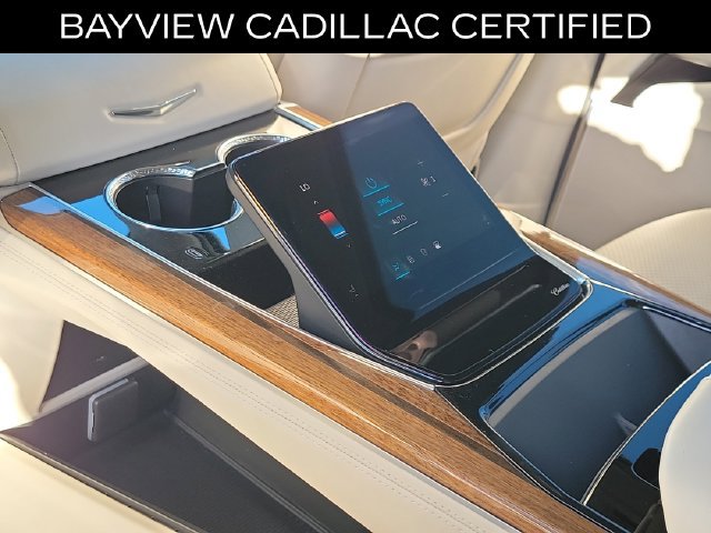 Used 2025 Cadillac Escalade Premium Luxury Platinum AWD/4WD image 21