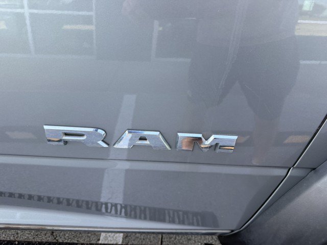 Used 2022 RAM 5500 Tradesman w/ Chrome Appearance Group AWD/4WD image 17