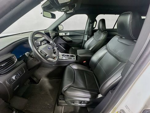 Used 2022 Ford Explorer ST w/ Equipment Group 401A AWD/4WD image 16