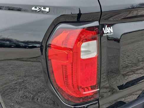 Certified 2024 GMC Canyon Elevation w/ Elevation Premium Package image 37