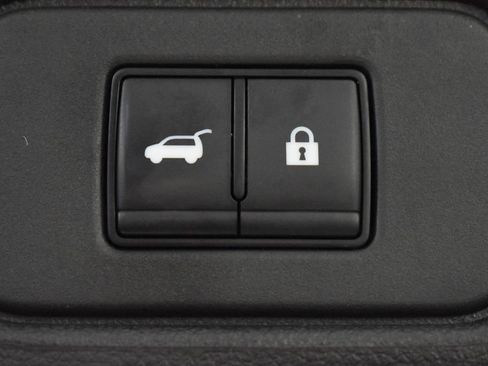 Used 2025 Nissan Pathfinder SV AWD/4WD image 36