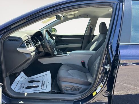 Used 2021 Toyota Camry LE FWD image 9