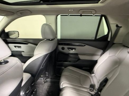 Used 2025 Honda Pilot Touring image 40