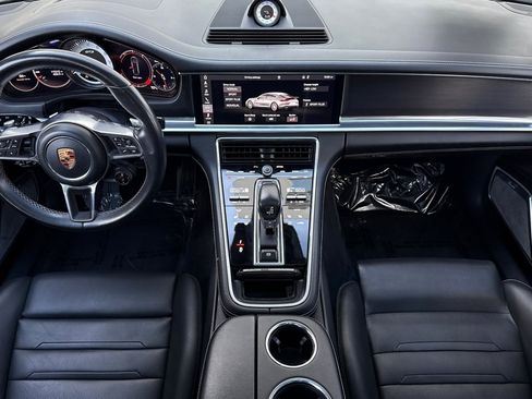 Used 2020 Porsche Panamera GTS image 12