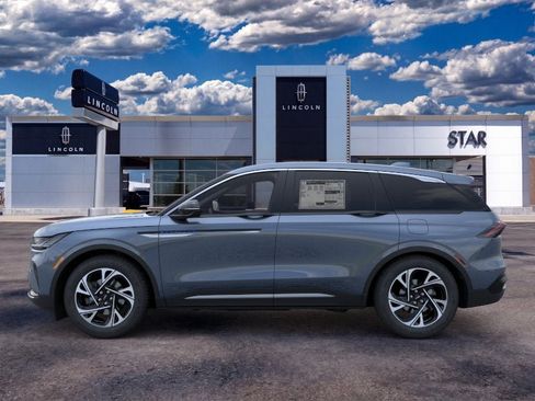New 2026 Lincoln Nautilus Premier AWD/4WD image 3
