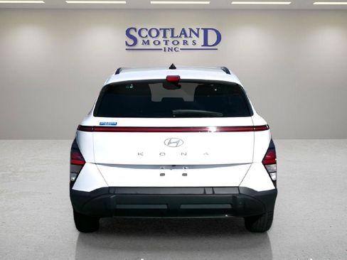 Used 2025 Hyundai Kona SEL FWD image 7