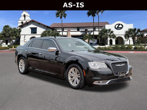 Used 2017 Chrysler 300 C RWD image 1